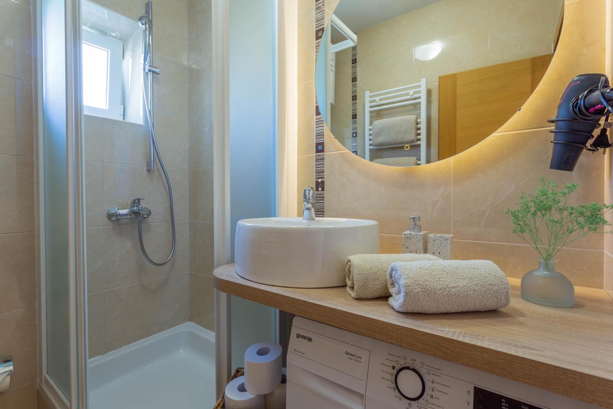 Tia Hvar Top View Apartment ฮวาร์ ภายนอก รูปภาพ