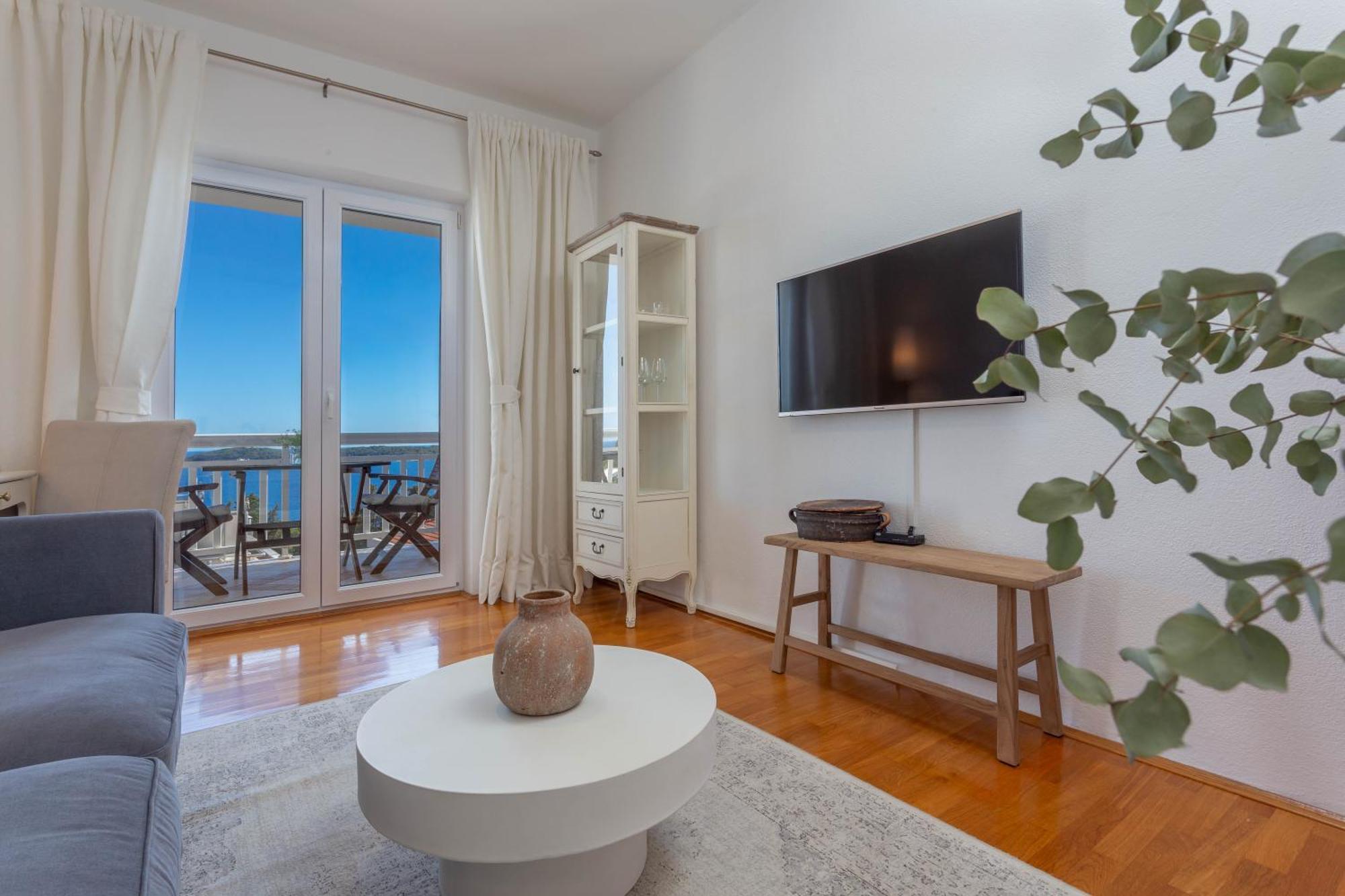 Tia Hvar Top View Apartment ฮวาร์ ภายนอก รูปภาพ
