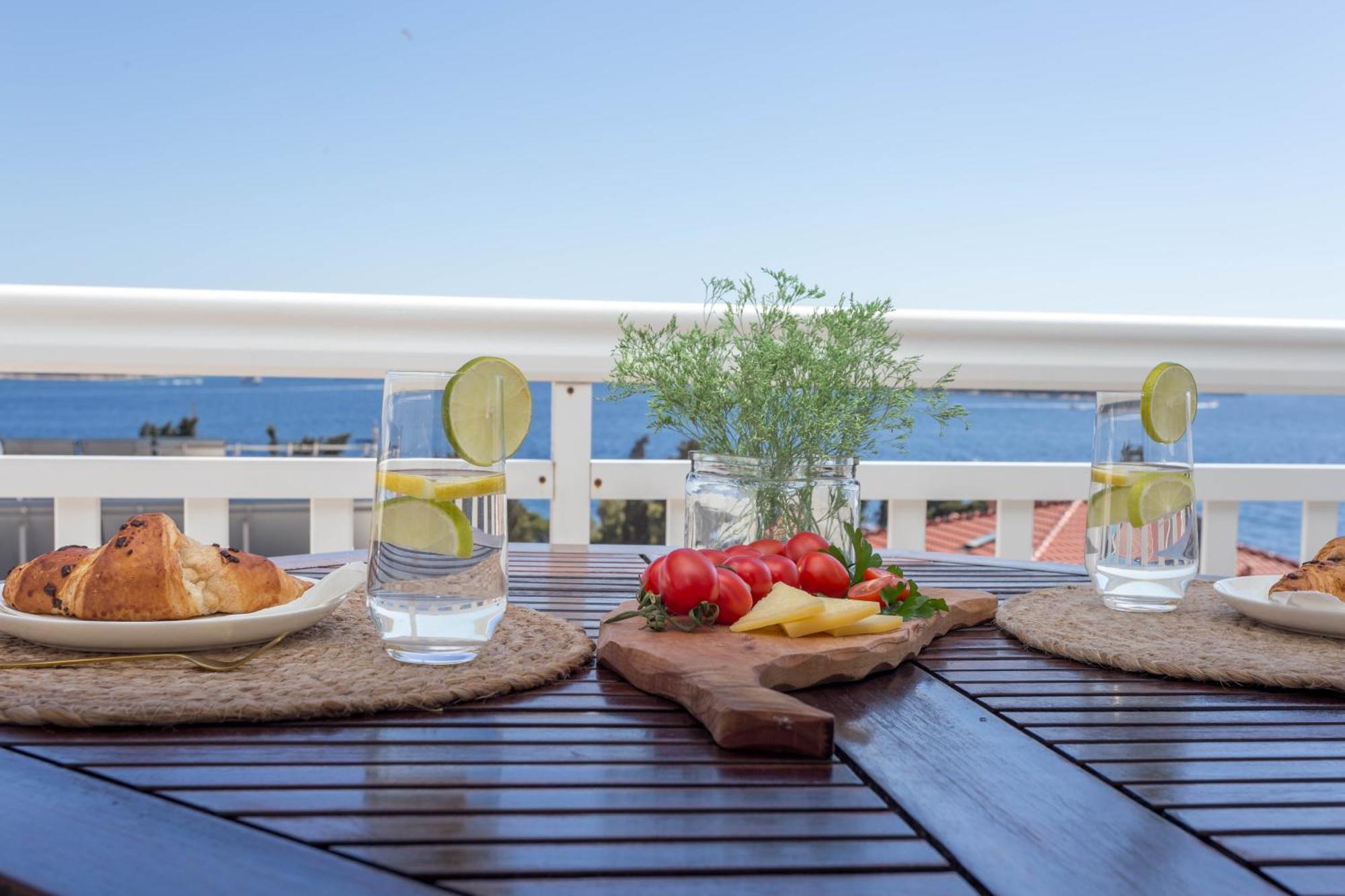 Tia Hvar Top View Apartment ฮวาร์ ภายนอก รูปภาพ